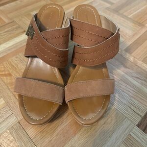 Tommy Hilfiger wedge sandals Size 9